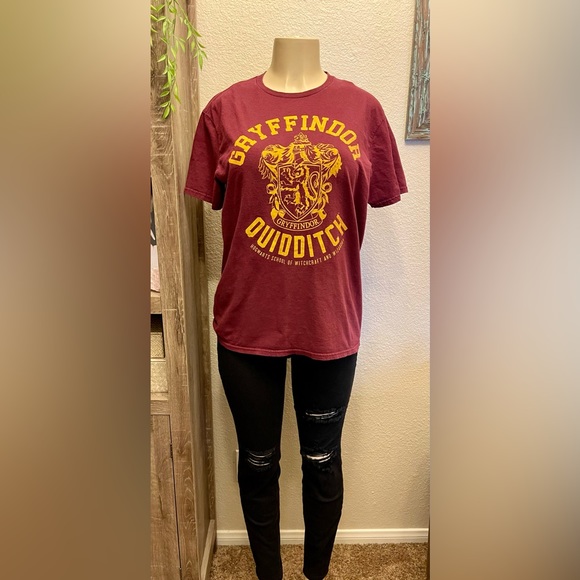 HARRY POTTER Gryffindor Universal Theme Park T-shirt size L - Picture 4 of 10